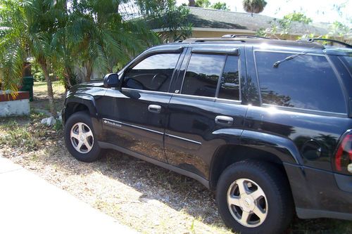 2003 trailblazer  4x4 lt clean moonroof 'no reserve"