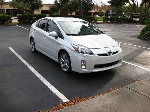 2010 toyota prius full leather and package
