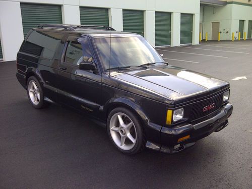 Black on black 93 gmc typhoon turbo awd in canada!!!! low milage 67miles