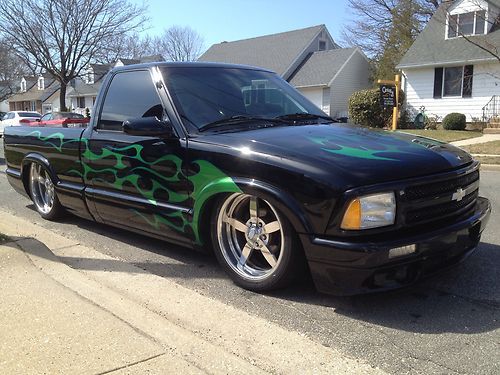 1995 chevy s10 pickup custom paint, air ride, billet wheels, 42k original miles