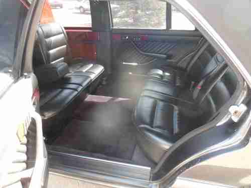 Mercedes 560SEL Limo, image 7