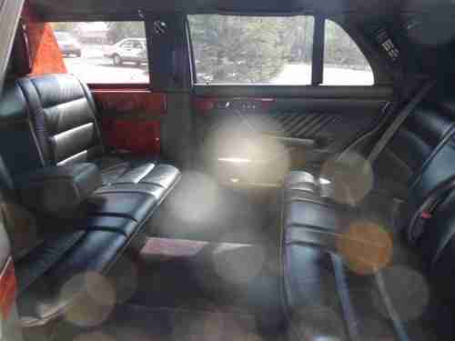 Mercedes 560SEL Limo, image 11