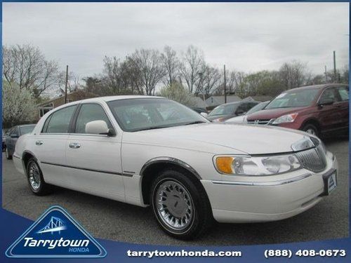 2000 lincoln town car