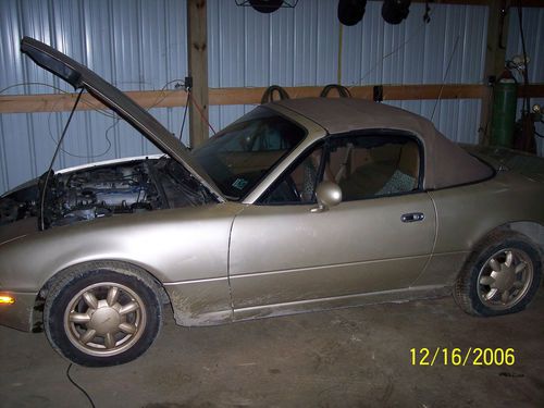 1992 mazda miata base convertible 2-door 1.6l