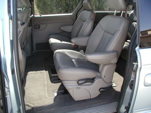 2003 Chrysler Town & Country, LXI, Butane Blue Pearl Coat, FWD, Well-equipped., image 10