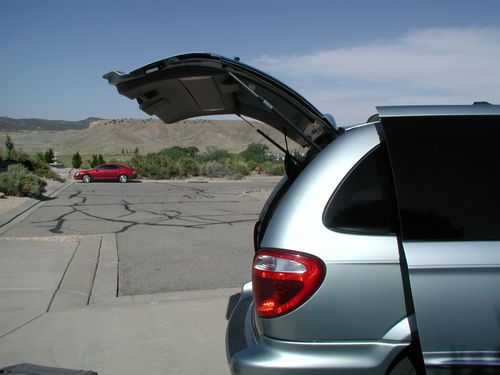 2003 Chrysler Town & Country, LXI, Butane Blue Pearl Coat, FWD, Well-equipped., image 13