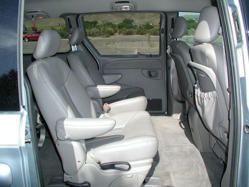 2003 Chrysler Town & Country, LXI, Butane Blue Pearl Coat, FWD, Well-equipped., image 17
