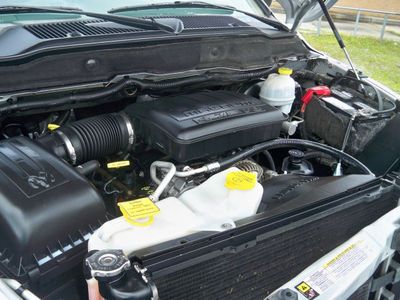 Ram! CrewCab! Magnum V8, Silver, Bedliner, 1 Owner!, image 5