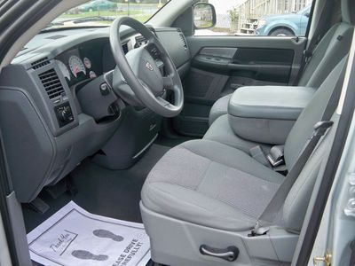 Ram! CrewCab! Magnum V8, Silver, Bedliner, 1 Owner!, image 10