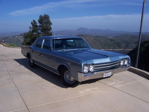 1965 oldsmobile jetstar 88  4 doors