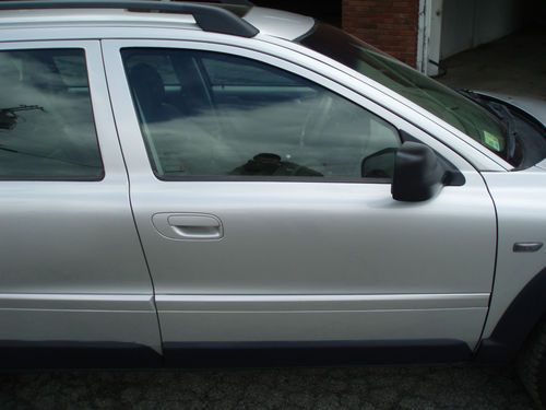 2004 Volvo XC70 Clean No Reserve Price Must See AWD Leather and Heated Seats, image 3