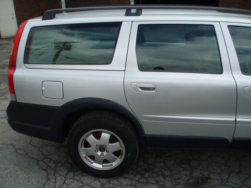 2004 Volvo XC70 Clean No Reserve Price Must See AWD Leather and Heated Seats, image 4