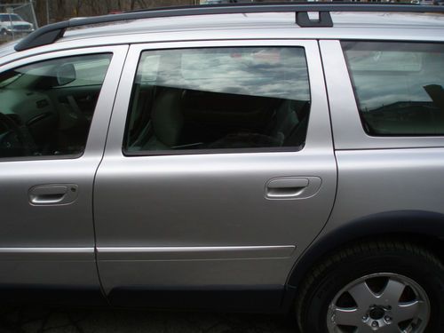 2004 Volvo XC70 Clean No Reserve Price Must See AWD Leather and Heated Seats, image 9
