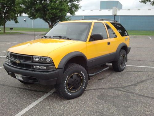 2002 chevrolet blazer ls 2-door  zr2 custom yellow cool