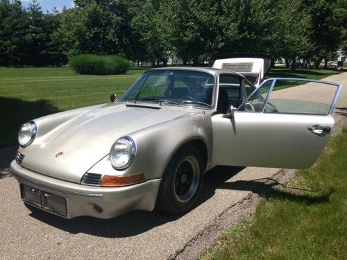 1969 porsche 911 e coupe, rare factory sunroof!