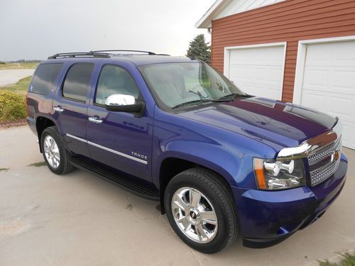 2010 chevrolet tahoe ltz sport utility 4-door 5.3l 4x4 mint condition loaded dvd