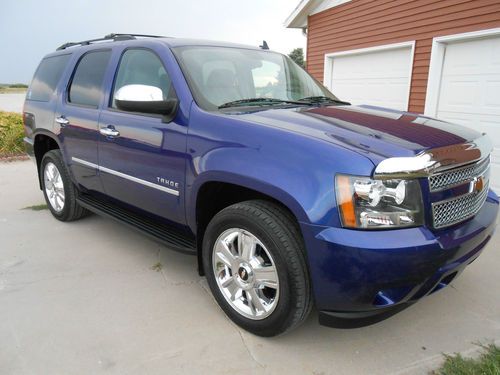 2010 Chevrolet Tahoe LTZ Sport Utility 4-Door 5.3L 4X4 Mint Condition Loaded dvd, image 3