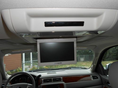 2010 Chevrolet Tahoe LTZ Sport Utility 4-Door 5.3L 4X4 Mint Condition Loaded dvd, image 14