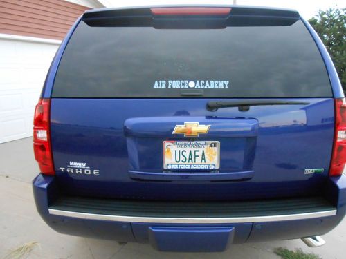 2010 Chevrolet Tahoe LTZ Sport Utility 4-Door 5.3L 4X4 Mint Condition Loaded dvd, image 16