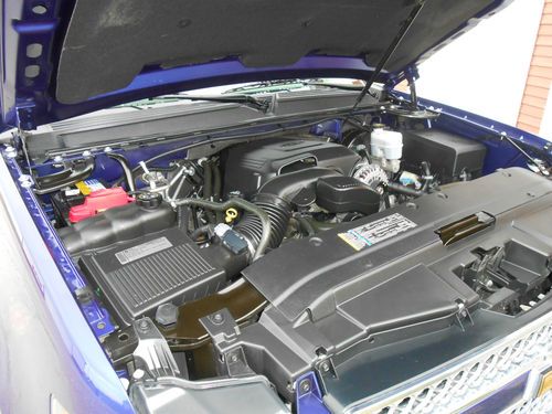 2010 Chevrolet Tahoe LTZ Sport Utility 4-Door 5.3L 4X4 Mint Condition Loaded dvd, image 21