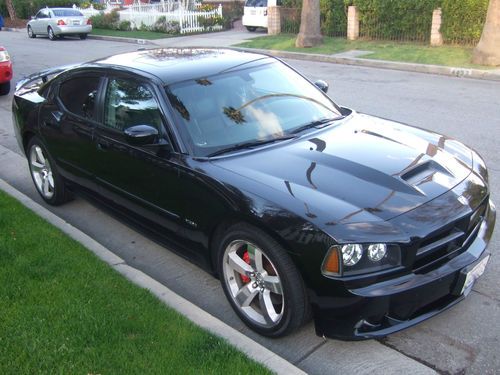 2007 dodge charger srt8 sedan 4-door 6.1l