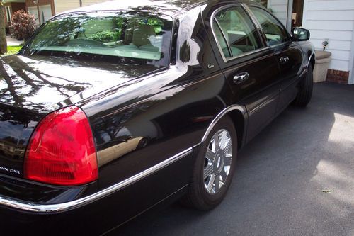 LINCOLN TOWN CAR CARTIER 23,000 MILES ORIGINAL OWNER, US $16,900.00, image 2