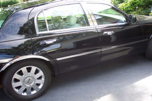 LINCOLN TOWN CAR CARTIER 23,000 MILES ORIGINAL OWNER, US $16,900.00, image 3