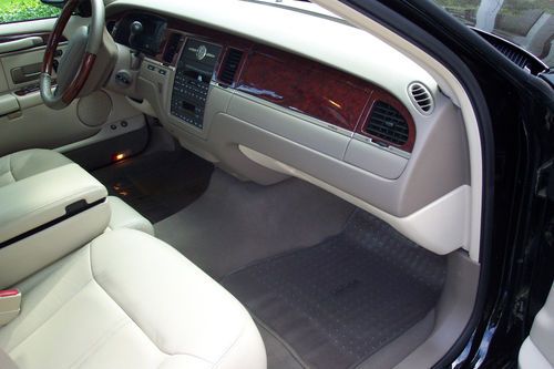 LINCOLN TOWN CAR CARTIER 23,000 MILES ORIGINAL OWNER, US $16,900.00, image 7