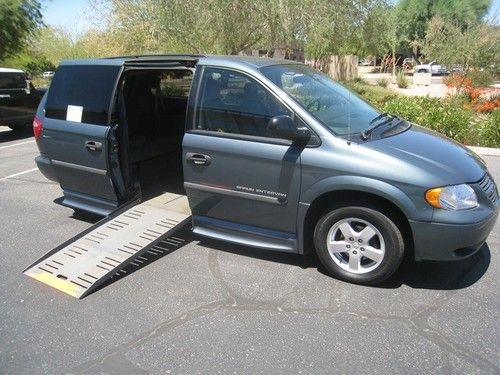 2006 dodge grand caravan se wheelchair handicap wheel chair mobility entervan