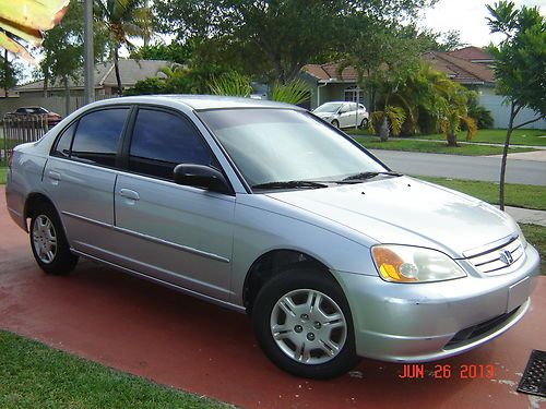 Honda civic 2002 lx sedan 4-door 1.7l extremely low 32,644 original miles