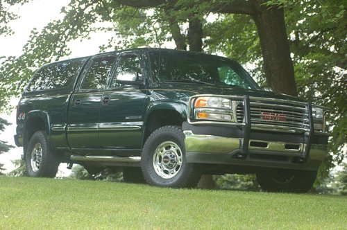 2001 gmc 2500 hd 4x4 crew cab - short bed - 6.0l - excellent condition