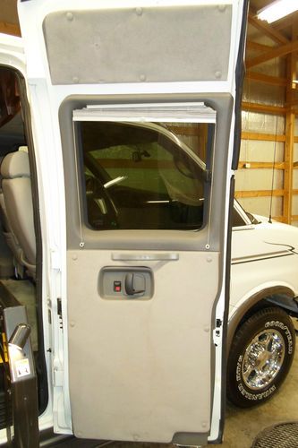 2005 GMC SAVANA 2500 WHEELCHAIR HANDICAP VAN RAISED DOORS LOW MILES!!!, US $23,995.00, image 4