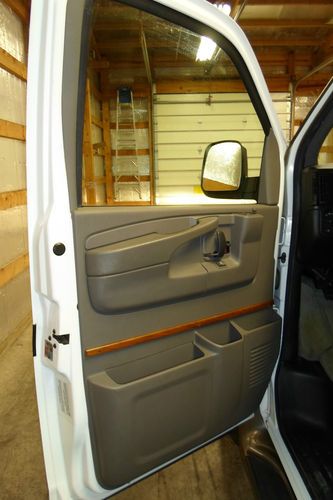 2005 GMC SAVANA 2500 WHEELCHAIR HANDICAP VAN RAISED DOORS LOW MILES!!!, US $23,995.00, image 11