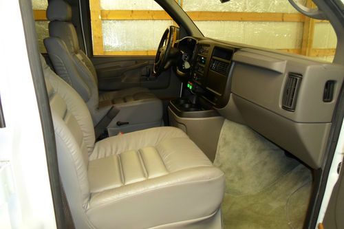 2005 GMC SAVANA 2500 WHEELCHAIR HANDICAP VAN RAISED DOORS LOW MILES!!!, US $23,995.00, image 16