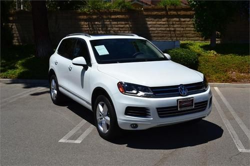 2013 volkswagen touareg v6 lux sport utility 4-door 3.6l 350 miles flawless