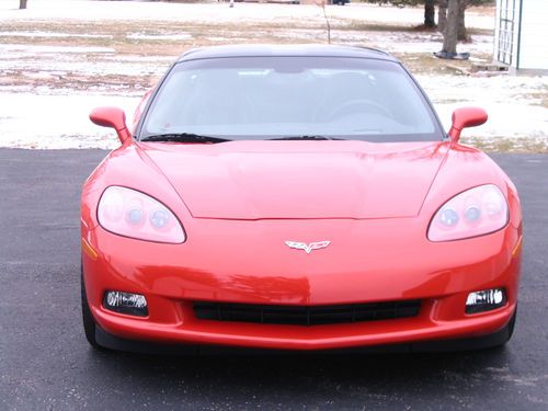 2011 chevrolet corvette base coupe 2-door 6.2l