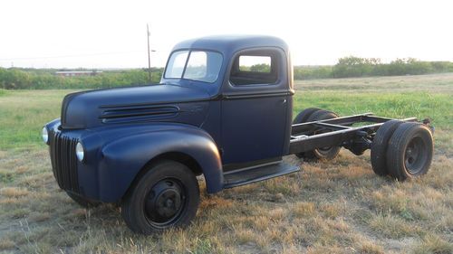 Classic 1945 Ford Truck  HotRod RatRod Hauler Restored 327, image 3
