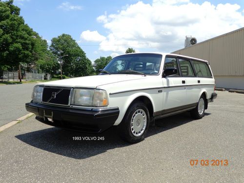 1993 volvo 240 base wagon 4-door 2.3l 1 owner 3 rd row seat clean serviced
