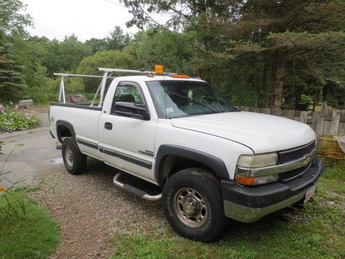 2001 white chevrolet silverado 2500 hd pickup 6.6 diesel $9,995 9.2 boss v plow