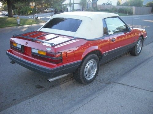 1986 Ford Mustang GT 5.0 Convertible 5-speed - Low mileage original, image 2