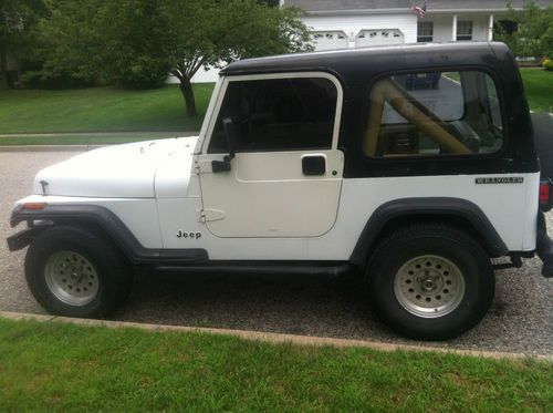 1990 jeep wrangler yj white with hard top full doors soft top half doors