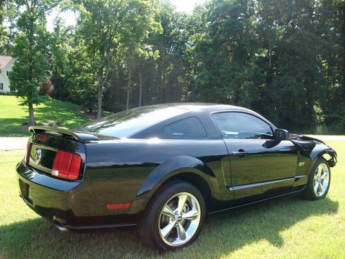2006 Ford Mustang GT Coupe 2-Door 4.6L Salvage,Rebuildable,Damaged., image 5