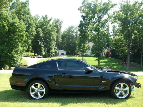 2006 Ford Mustang GT Coupe 2-Door 4.6L Salvage,Rebuildable,Damaged., image 6