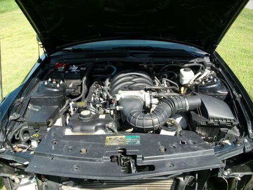 2006 Ford Mustang GT Coupe 2-Door 4.6L Salvage,Rebuildable,Damaged., image 9