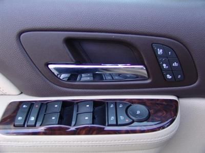 2010 GMC Yukon Denali!! This beautiful SUV comes with AWD Navigation Entertain, US $31,700.00, image 27