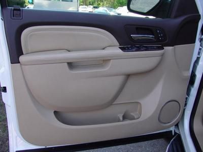 2010 GMC Yukon Denali!! This beautiful SUV comes with AWD Navigation Entertain, US $31,700.00, image 28