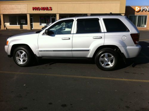 2005 jeep grand cherokee limited 4x2 4.7 . must see , fully loaded , perfect suv