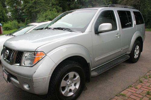 2007 nissan pathfinder se off-road sport utility 4-door 4.0l