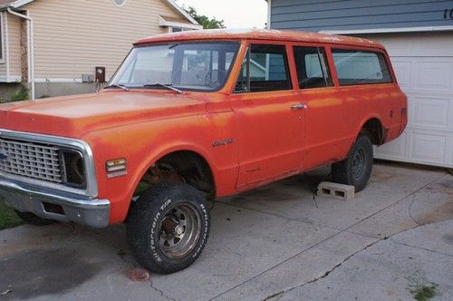 1972 chevrolet truck: suburban