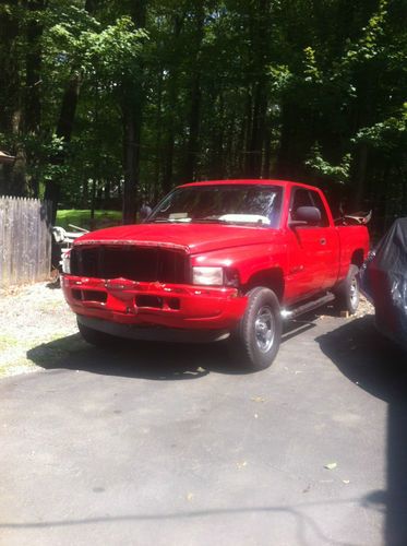 1998 dodge ram 1500 4x4 5.9l ( needs trans &amp; work )  no reserve